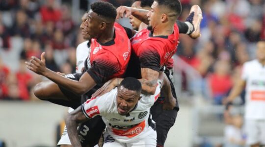 Léo e Renan Peixoto