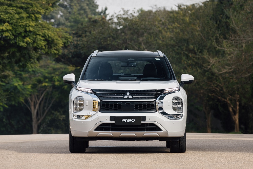 Outlander_PHEV_Signature_Ambientada (10)