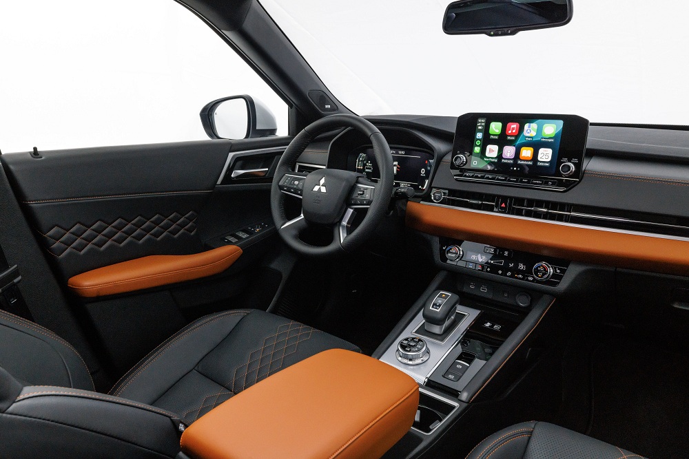 Outlander_PHEV_Signature_Interna (2)