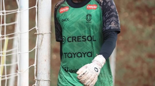 O goleiro Rafael William, do Maringá FC