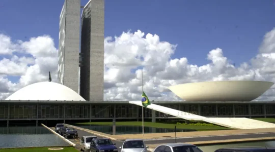 Senado: lei restringe propaganda de bets