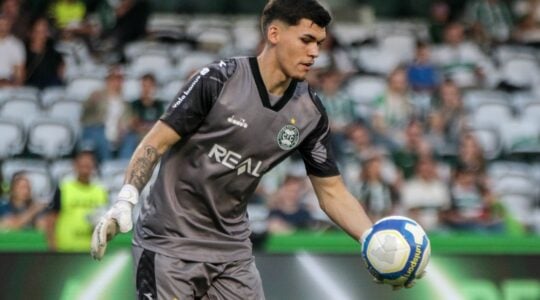 O goleiro Pedro Morisco, do Coritiba