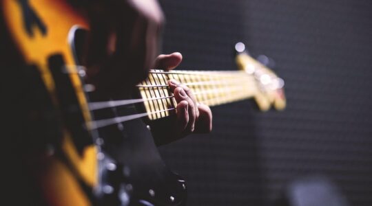 bass-guitar-1841186_1280