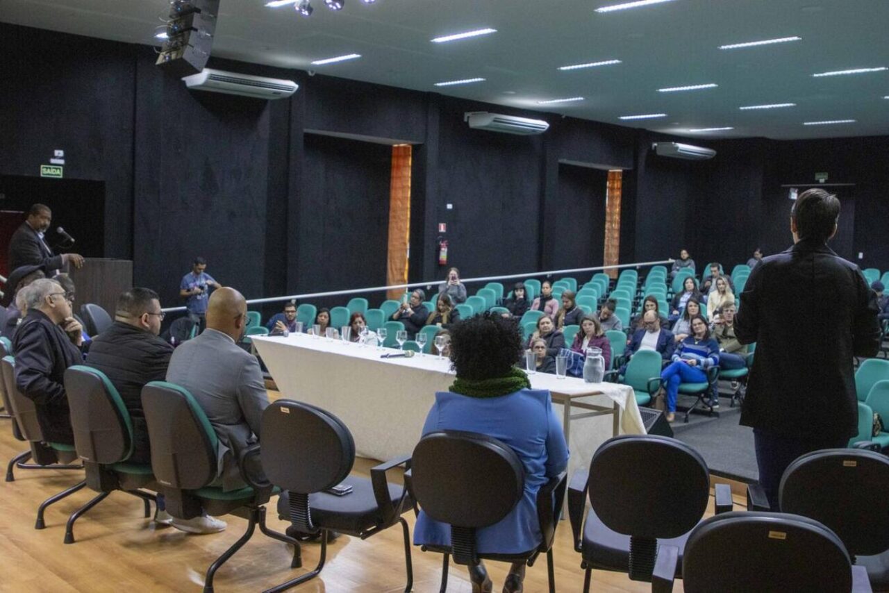 encontro_dos_municipios_anti-racista_carlos_rodrigues_01_19