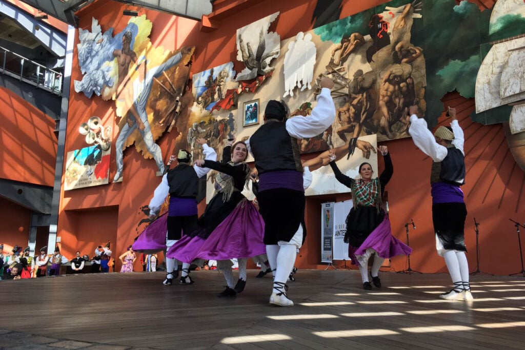 Dias 30 de junho a 10 de julho – Festival Folclórico – Curitiba