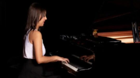 irmaos itibere ao piano