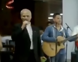 papa canta