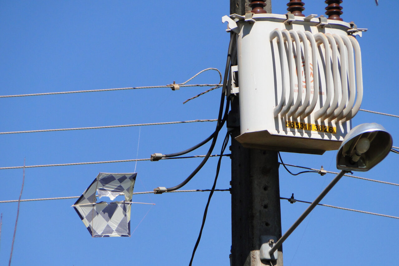 pipas e rede eletrica