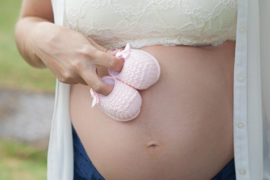 pregnant-2691410_1920