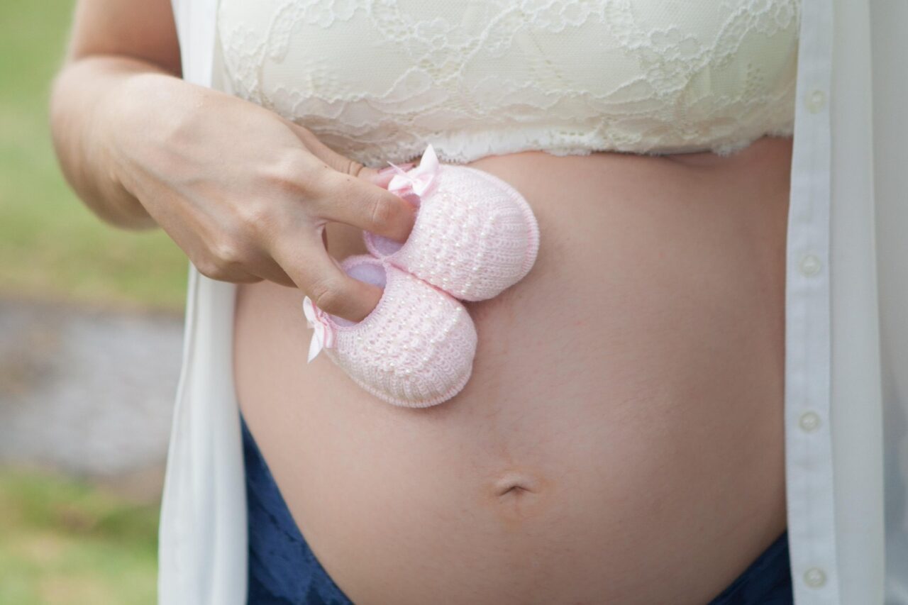 pregnant-2691410_1920