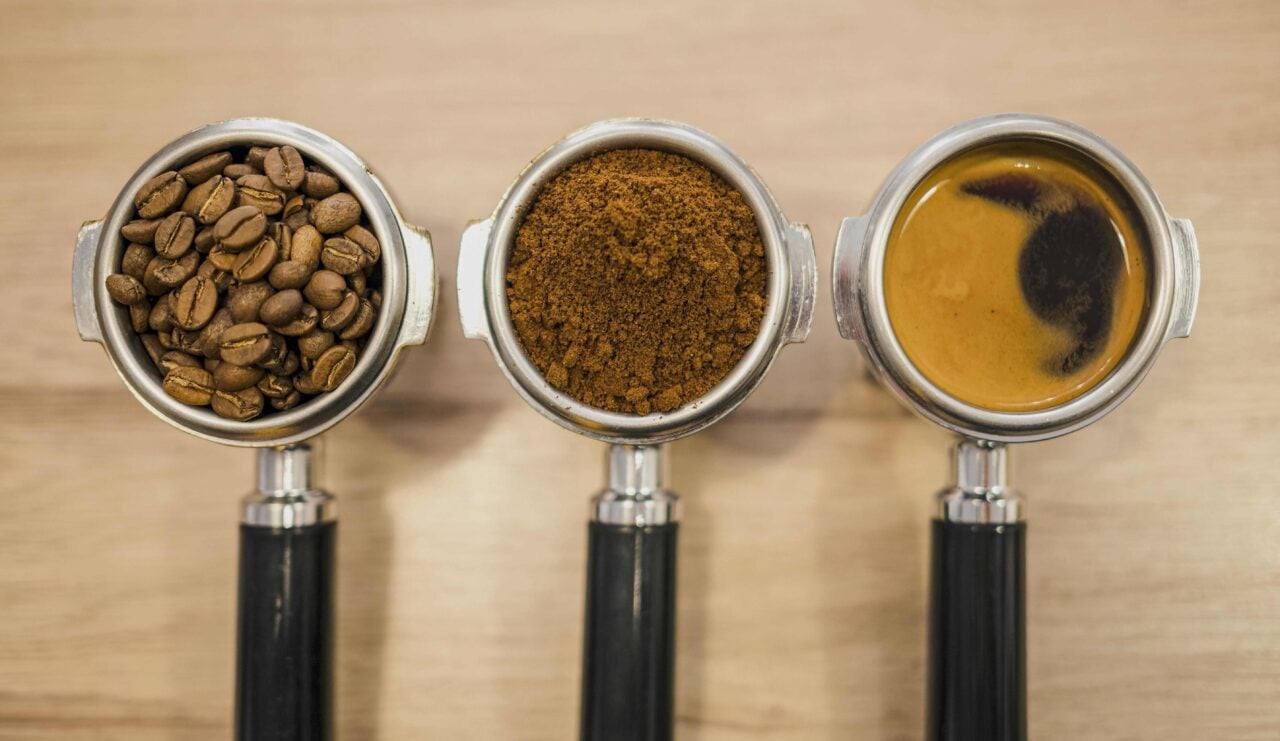 top-view-coffee-machine-cups-wit