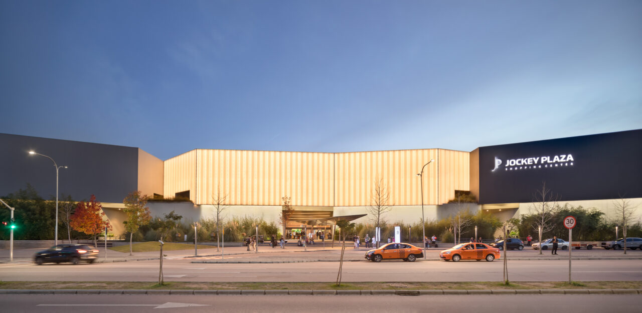 2024┬®Nenad-JockeyPlaza-8241-EditarBaixa