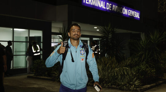 Danilo na chegada ao Equado: seleção brasileira é uma bagunça