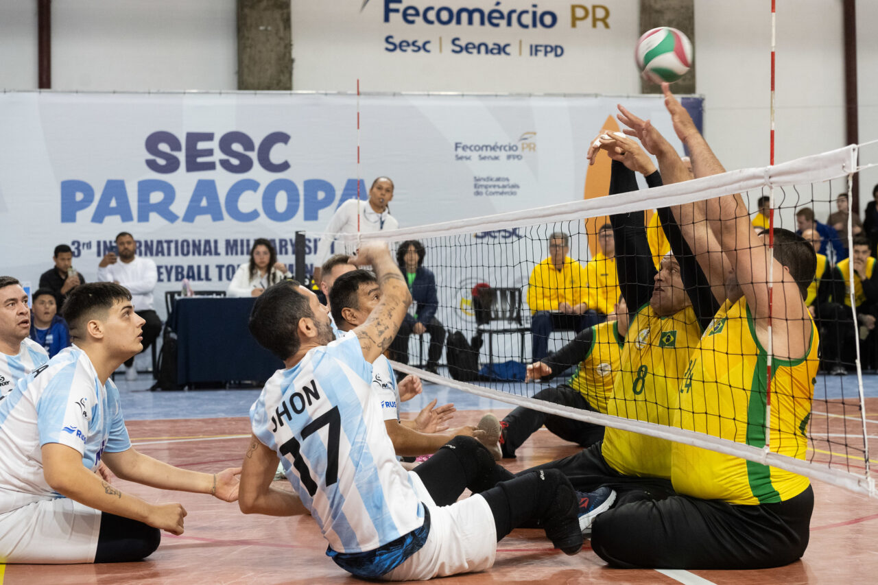 Brasil x Argentina no Torneio Internacional Militar de Vôlei Sentado