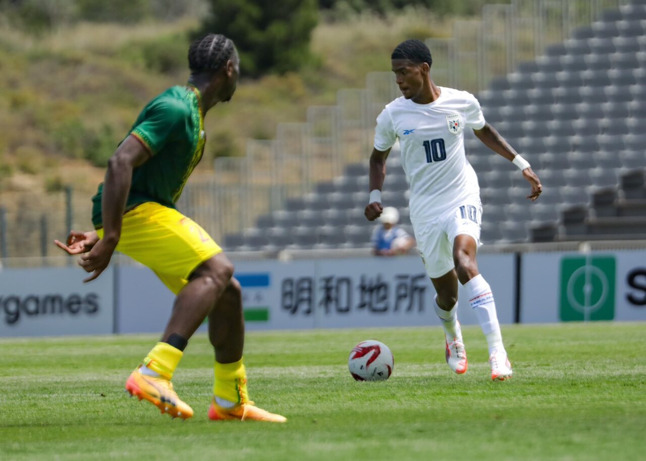 Giovany Herbert, do Athletico Paranaense, em ação pelo Panamá