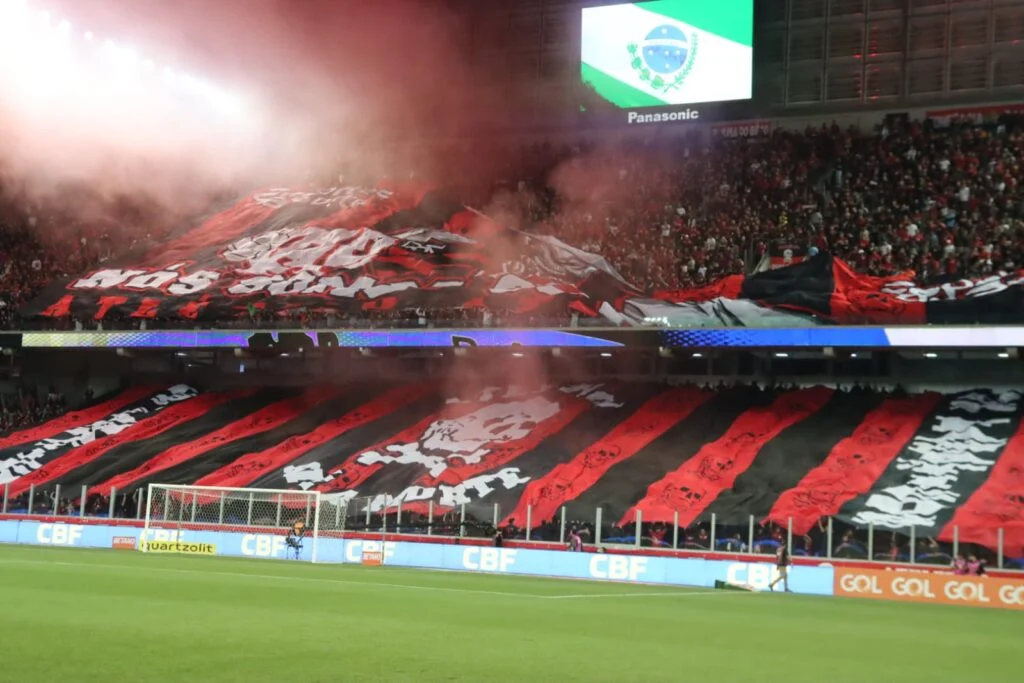 Torcida do Athletico na Arena da Baixada