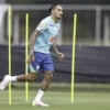 Raphinha em treino da seleção brasileira