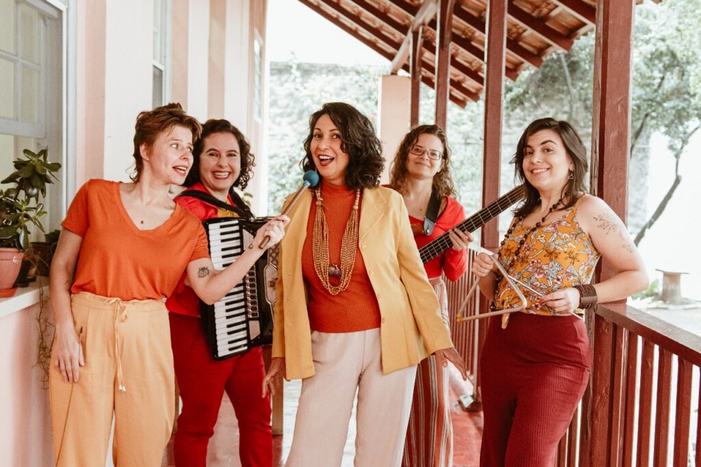 Forró de Maravilha, o único grupo de forró de Curitiba formado exclusivamente por mulheres, se apresenta na Prudente Cultural Junina (Créd. Eve Ramos)