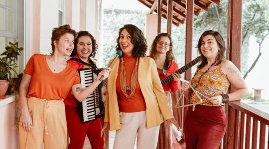 Forró de Maravilha, o único grupo de forró de Curitiba formado exclusivamente por mulheres, se apresenta na Prudente Cultural Junina (Créd. Eve Ramos)