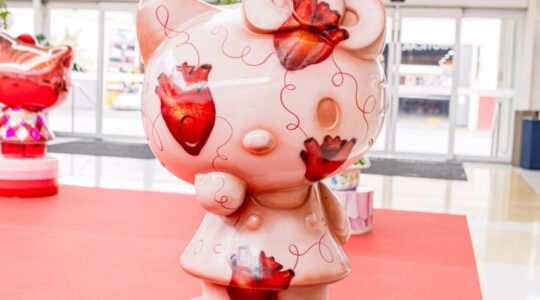 Hello Kitty Parade_Por Kelly Knevels (4)