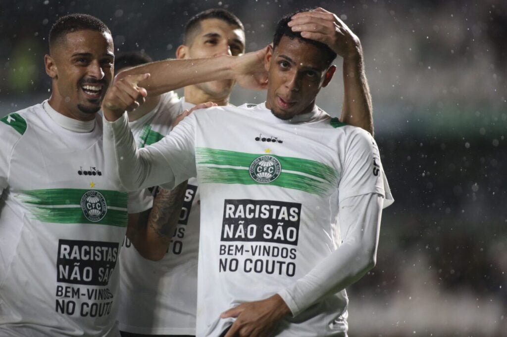 O zagueiro Thalisson Gabriel