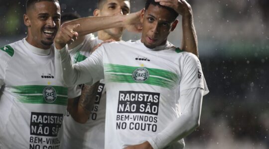 O zagueiro Thalisson Gabriel