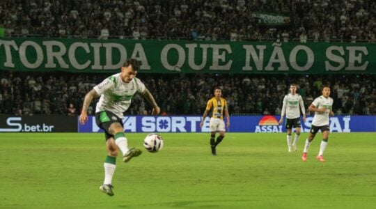 O lateral Zeca: provável titular em Coritiba x Cuiabá