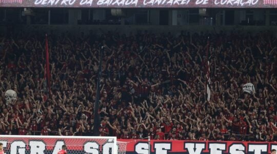Torcida do Athletico na Arena da Baixada