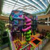 Shopping de Curitiba anuncia retorno de atração com 200m² de camas elásticas nas férias de julho; saiba qual