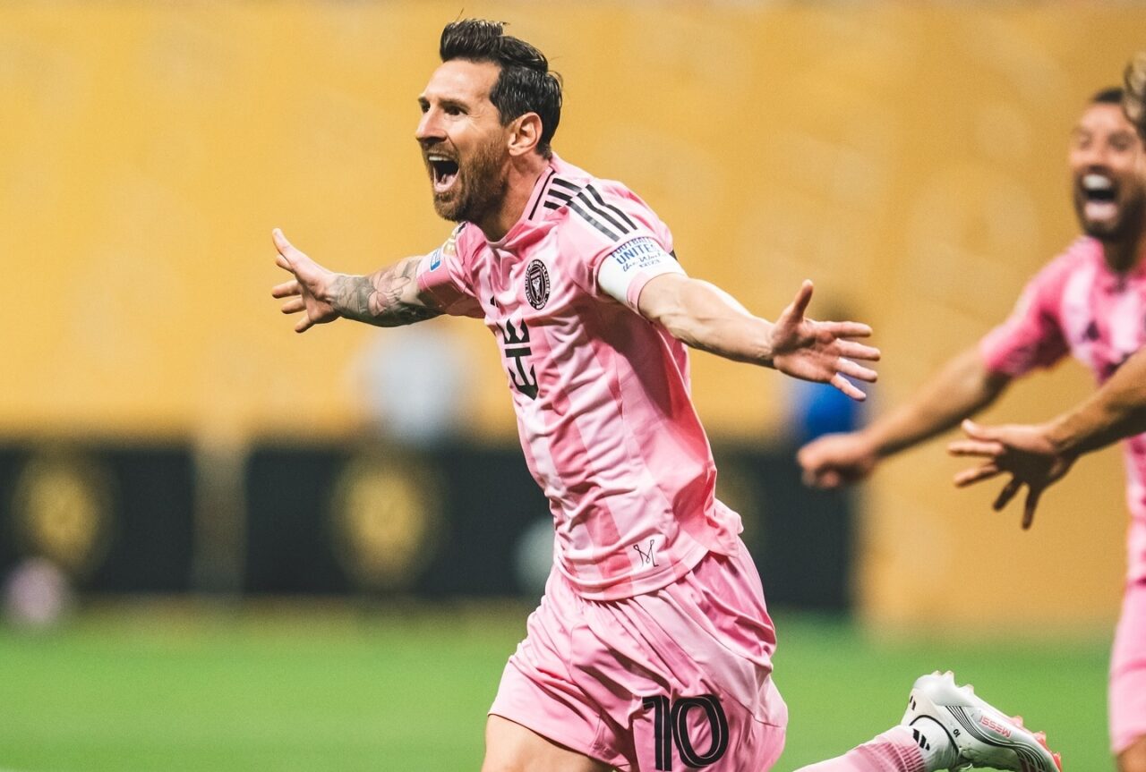 Lionel Messi comemora gol no Mundial de Clubes