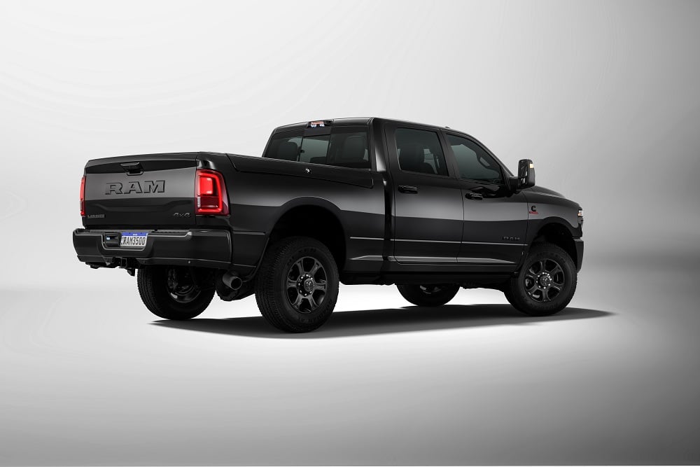 Ram3500LaramieNightEditionTraseira2