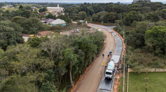 obra estrada em concreto