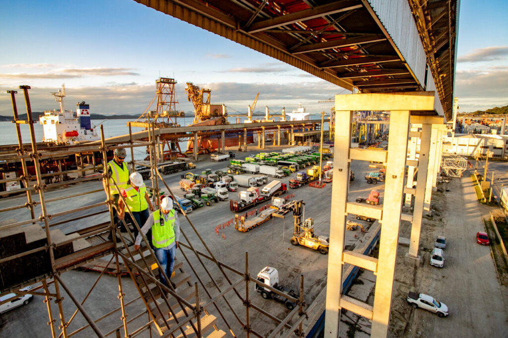 Obras do moegão do Porto de Paranaguá