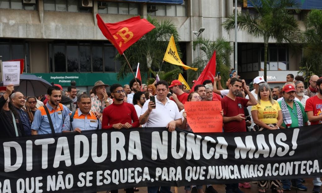 27politica