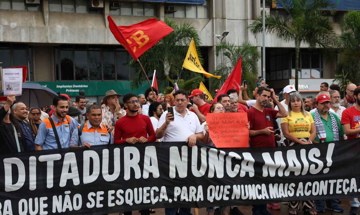 27politica
