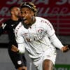 O atacante Abel Hernández comemora gol pelo Fluminense: na mira do Athletico