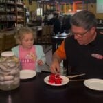 Vai um peixe doce aí? Bar de Curitiba cria o rollmops do amor