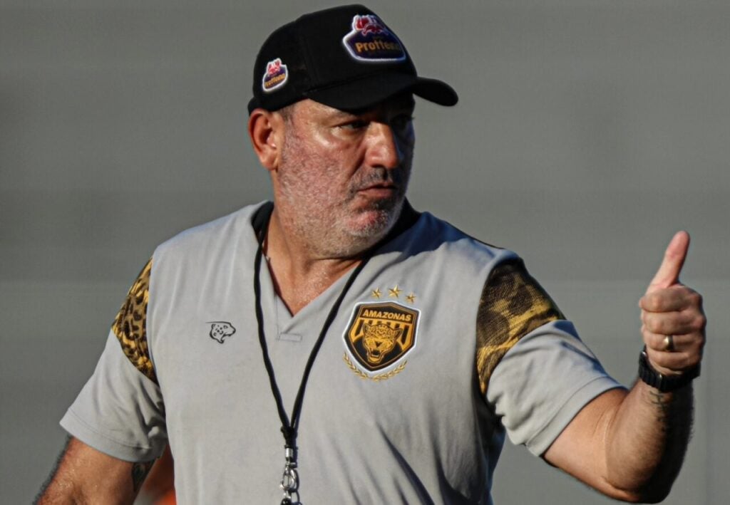 O técnico Guilherme, do Amazonas