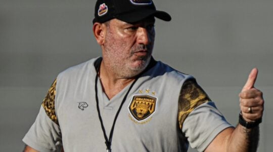 O técnico Guilherme, do Amazonas