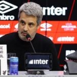 O diretor de futebol do Athletico, Eduardo Freeland