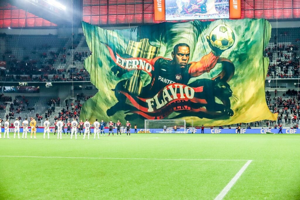 Homenagem ao ex-goleiro Flávio, campeão pelo Athletico