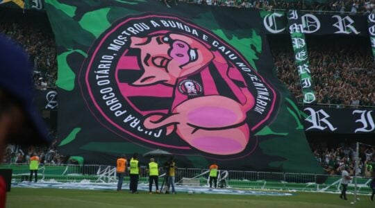 Faixa da torcida do Coritiba no Atletiba