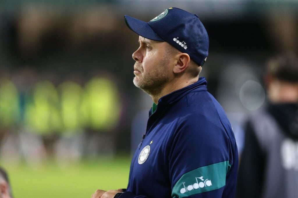 O técnico Mozart, do Coritiba