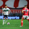 O meia Josué, do Coritiba, enfrenta o CRB