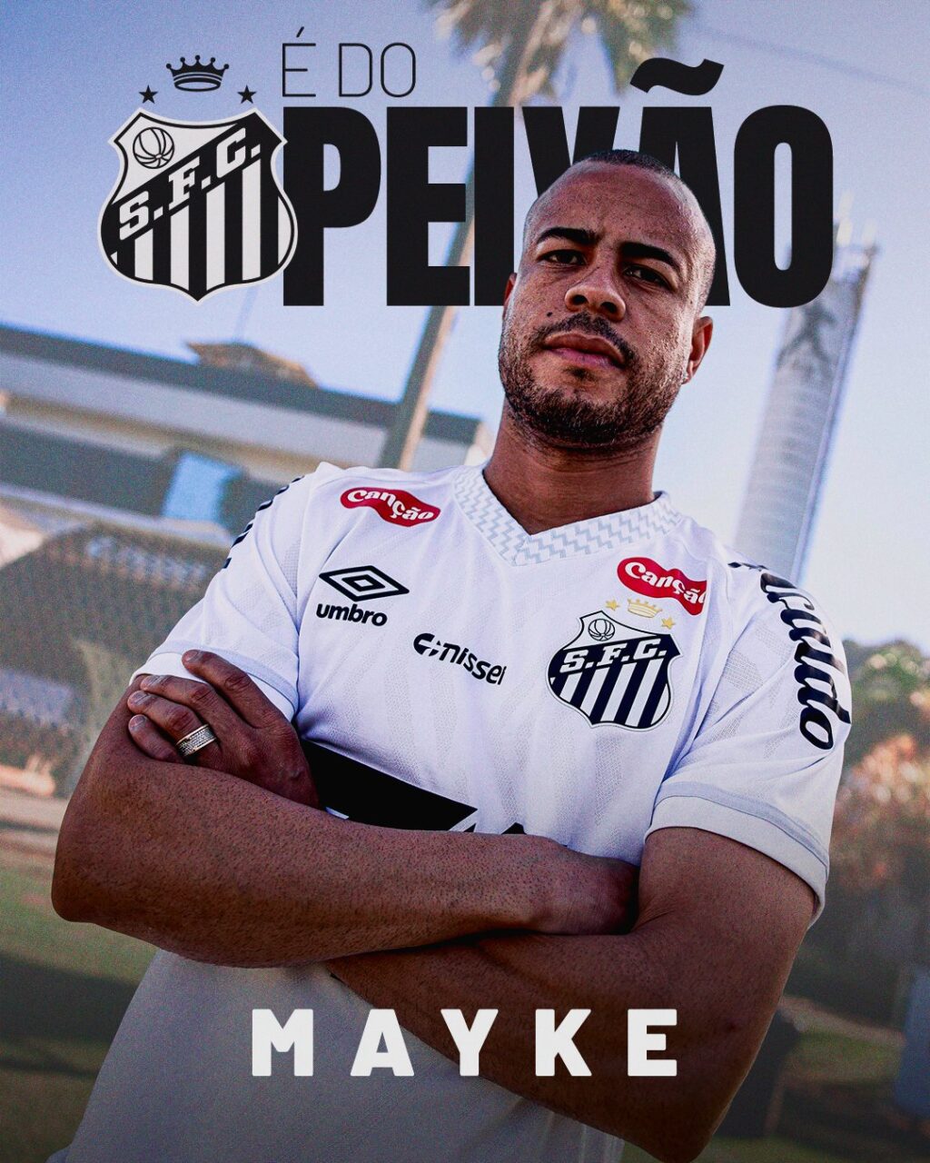 O lateral Mayke, ex-Palmeiras, é apresentado pelo Santos