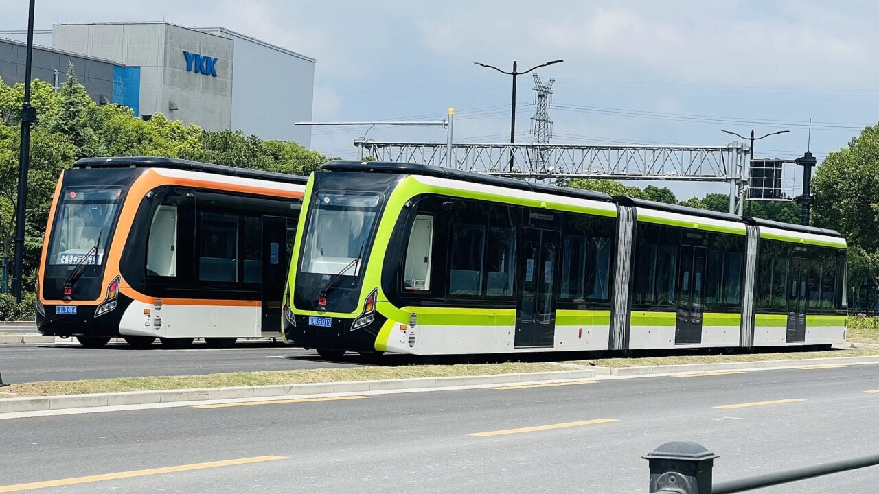 PVG_Lingang_DRT_Trams_14&19_@_Feidu_Road,_2023-09-02