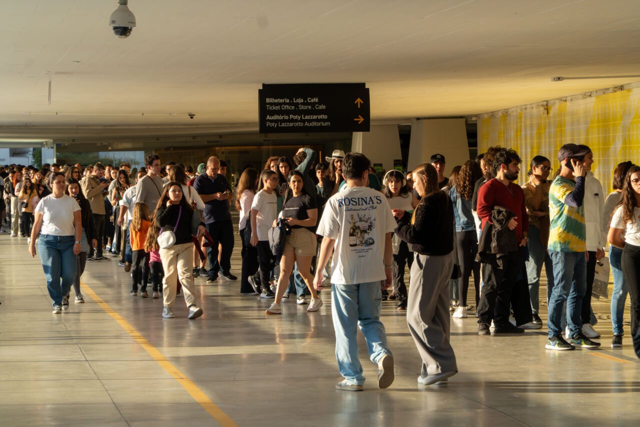 Público quarta-feira gratuita MON – Foto Felipe Henschel AEN 4