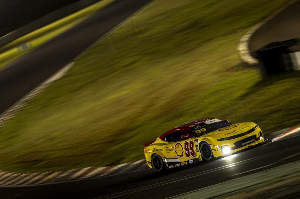 Galid Osman na prova da Nascar em Cascavel