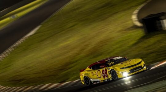 Galid Osman na prova da Nascar em Cascavel