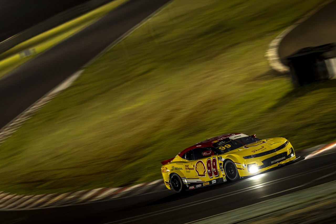 Galid Osman na prova da Nascar em Cascavel